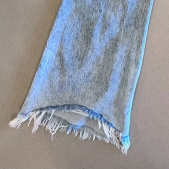 We The Free Izzy Flare Jeans Distressed Hem Blue Women's Size 30 - Picture 4 of 12